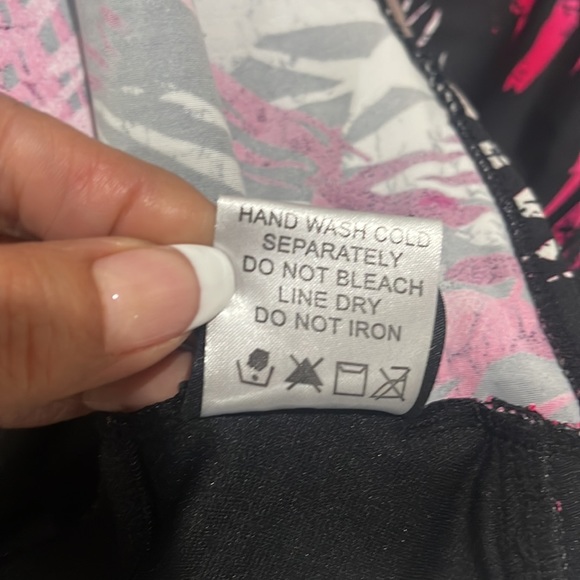 SS SHORE SHAPERS ONE PIECE SWIMSUIT BLACK WHITE FUCHSIA Size 12 new without tags - Picture 8 of 9